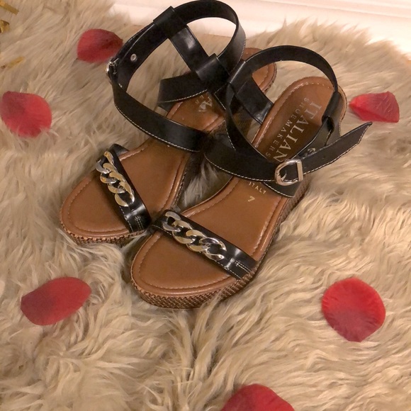 Beautiful Italian Shoemakers Wedges - Picture 1 of 5